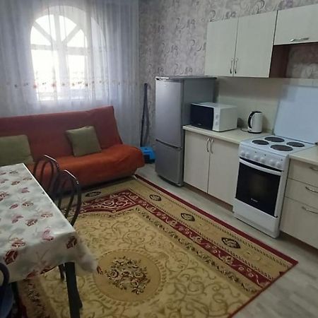 Appartement Уютная Квартира Комфорт Класса76 à Astana Extérieur photo